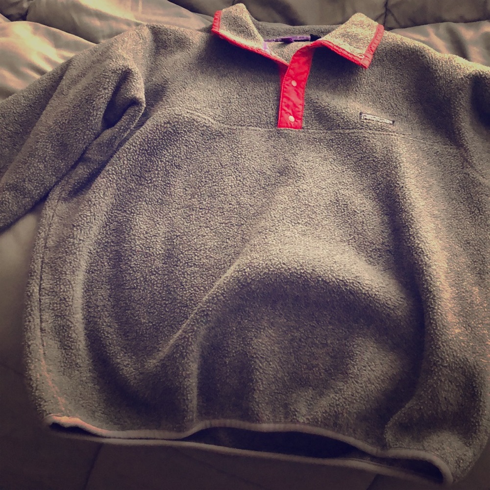 Very good condition Patagonia pullover!
